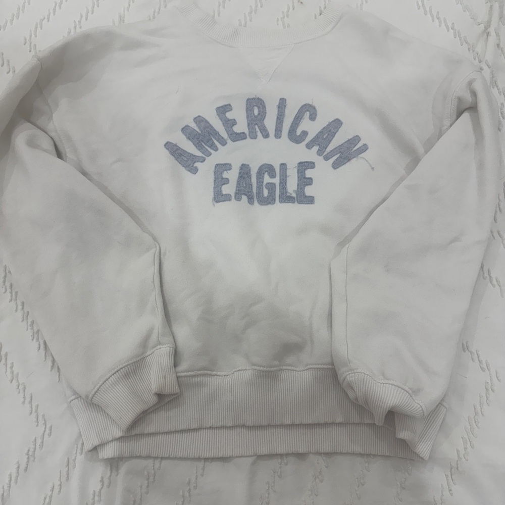 American Eagle White Sweatshirt